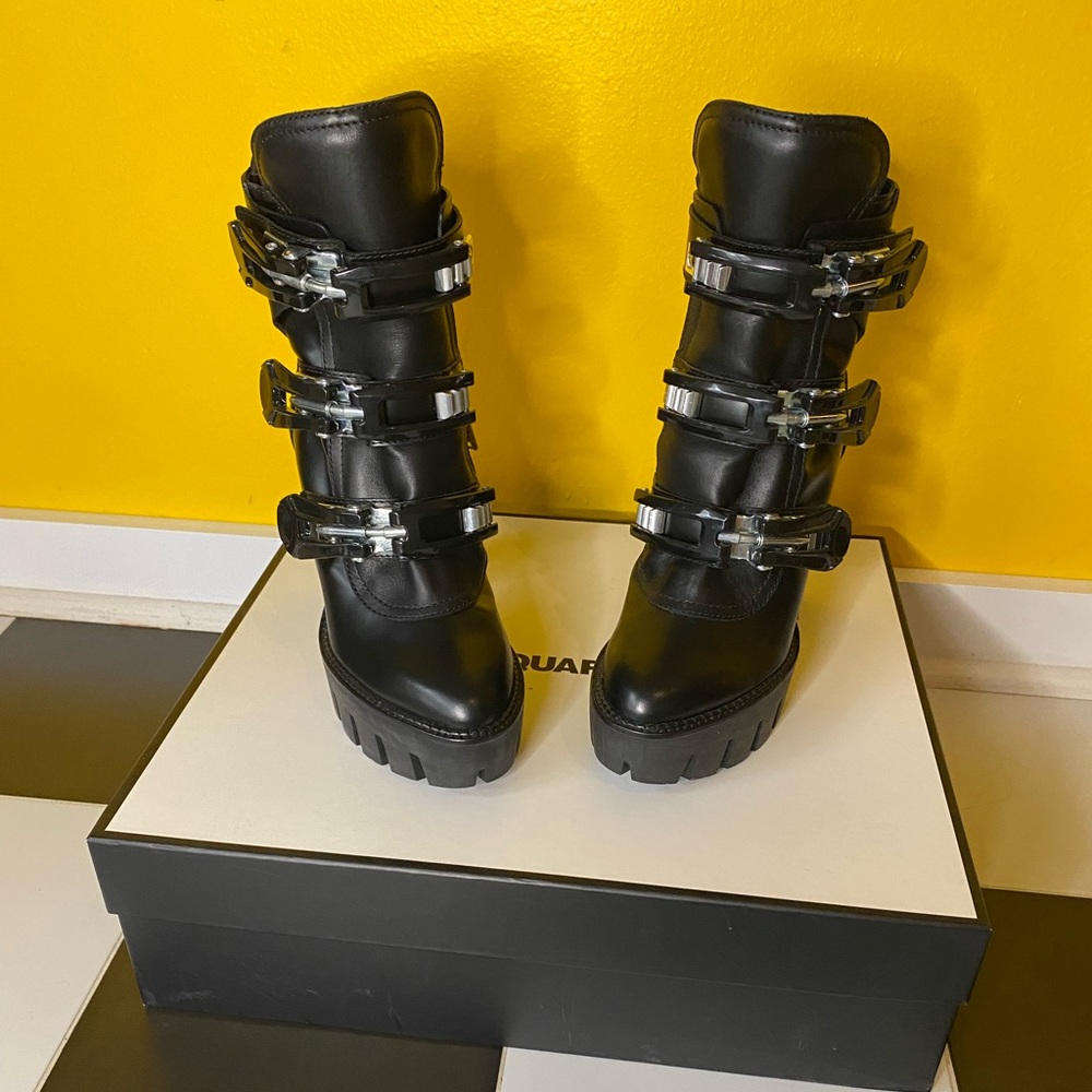 DSQUARED2 Abrasivato Nero Ankle Boots with receipt + packaging 🗃️ LIKE NEW 🗃️